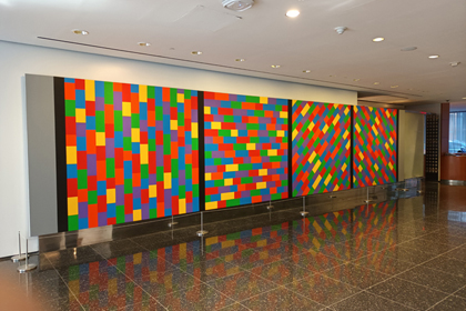SOL LEWITT, WALL DRAWING#1144 BROKEN BANDS OF COLOR IN FOUR DIRECTION (SYNTETIC POLYMERPAINT, 244X1100)  