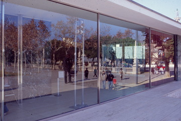 L. MIES VAN DER ROHE, BARCELONA: COLLAGE INSIDE-OUTSIDE