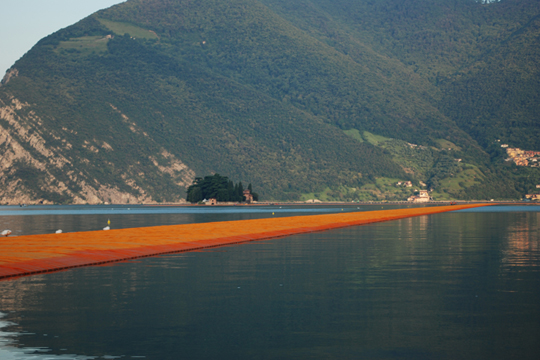 CHRISTO (AND JANNE-CLAUDE), LAGO D'ISEO: RUNNING ON THE LAKE