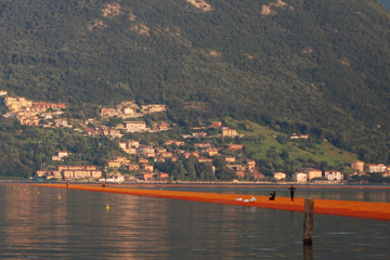 CHRISTO (AND JANNE-CLAUDE), LAGO D'ISEO: CHRISTOS CROSSING