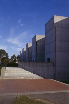 KAHN LA JOLLA: WEST SIDE PROMENADE