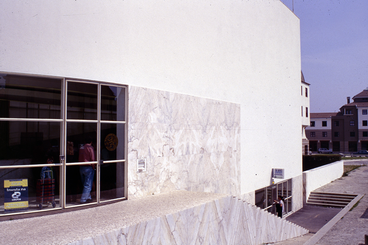 SIZA VEIRA VILLA DO CONDE: STREET STAIRCASE