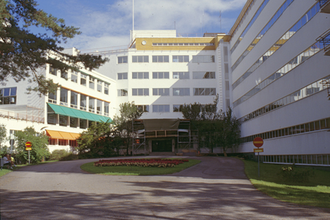 A. AALTO, PAIMIO: MAIN ENTRANCE COURTYARD