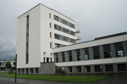 W. GROPIUS, DESSAU: ONE-STORY HALL WING