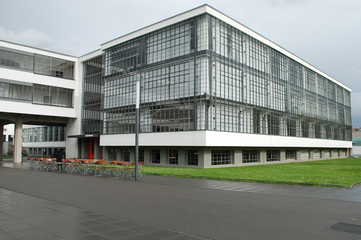 W. GROPIUS, DESSAU: �SCHOOL OF DESIGN�