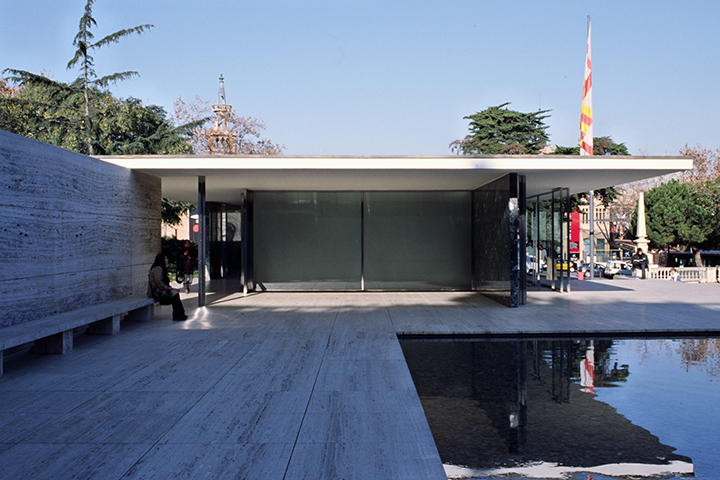 L. MIES VAN DER ROHE, BARCELONA: �WATER AND SKY