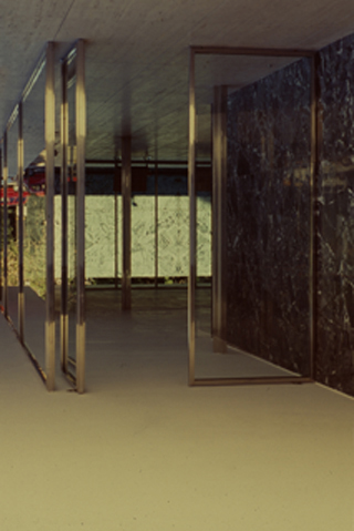 L. MIES VAN DER ROHE, BARCELONA: �HORIZONTAL SYMMETRY: ABOVE-BELOW 1�