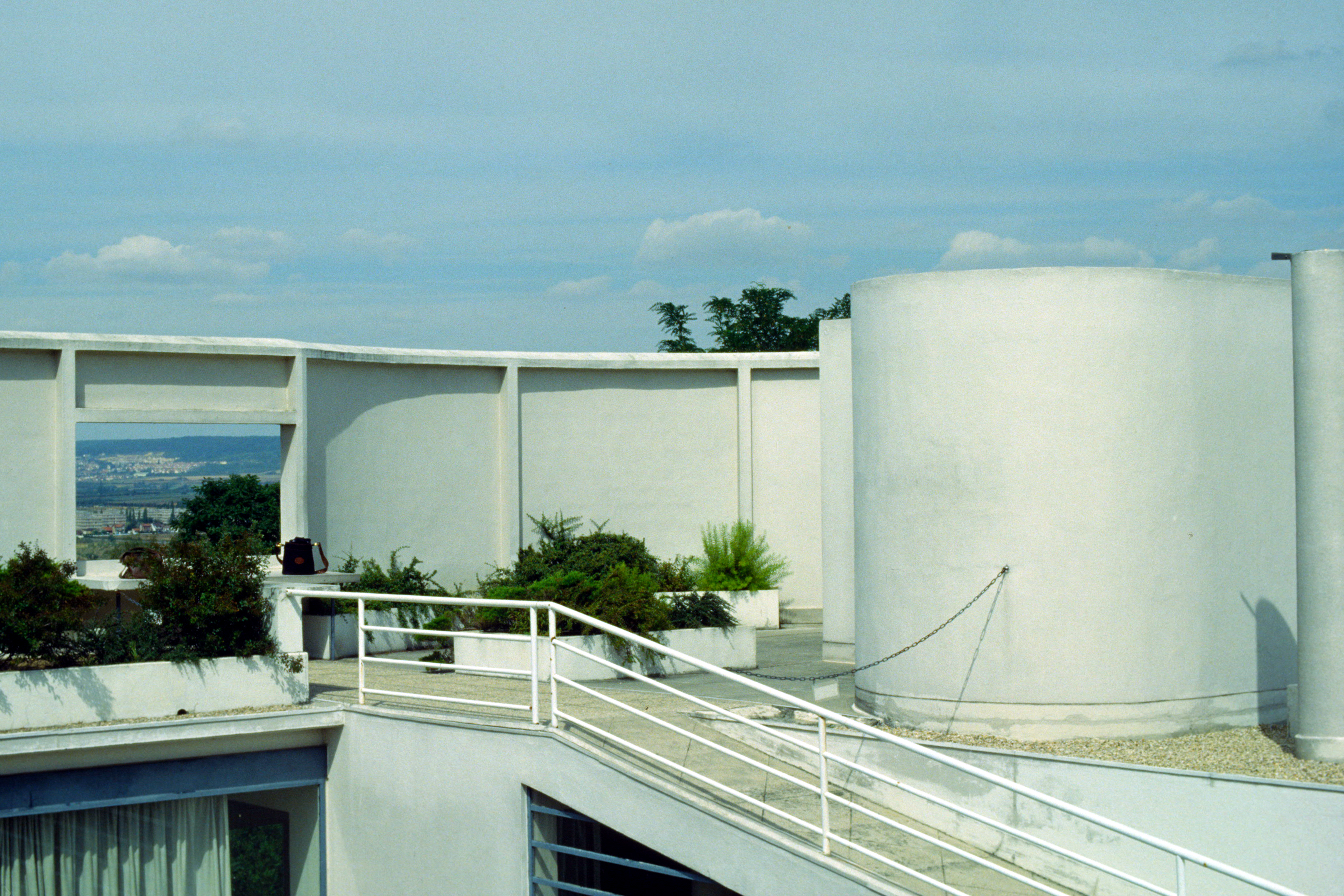 LE CORBUSIER, POISSY: ARCADIA ON THE TOP