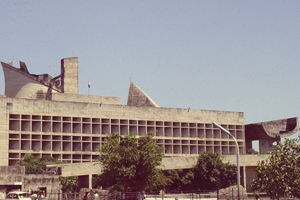 BRIDGE WALKWAY FORM SECRETARIAT TO ASSEMBLY PUBBLIC SIDE