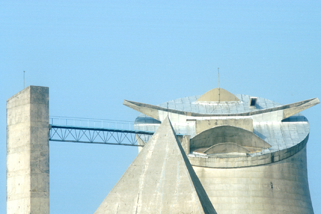 ASSEMBLY ROOF TO SKY