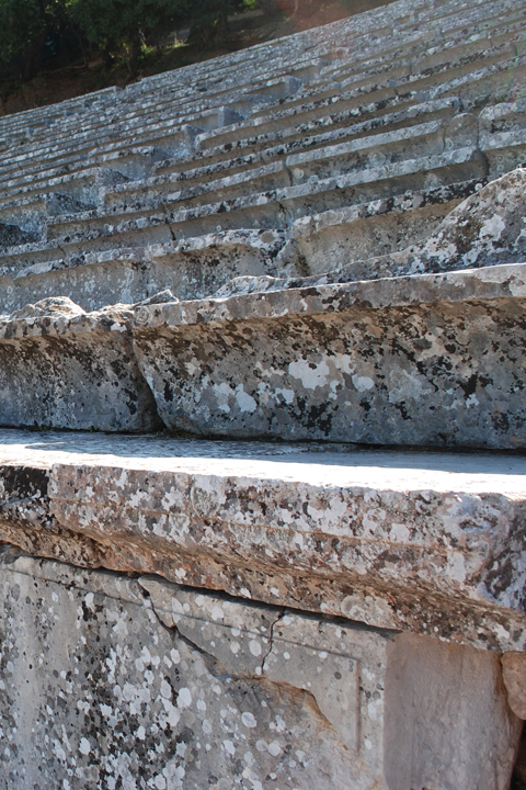 POLYKLEITOS, EPIDAURUS: FEET BY FEET