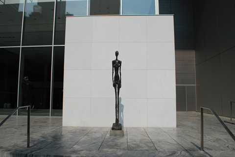 WHITE SQUARE FOREGROUND (ALBERTO GIACOMETTI, GRANDE FEMME DEBOUT II, 1959,  BRONZE 277 X 31,00 X 58,7)