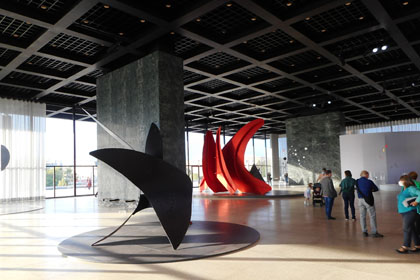 A. CALDER MINIMAL MAXIMAL, LES TROIS AILES, 1963