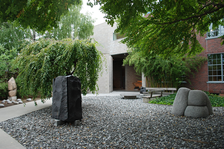 I. NOGUCHI, NEW YORK: C0RNER FOLDED TORSO 1959 (aluminium, 181 x 58.4 x 40.6)