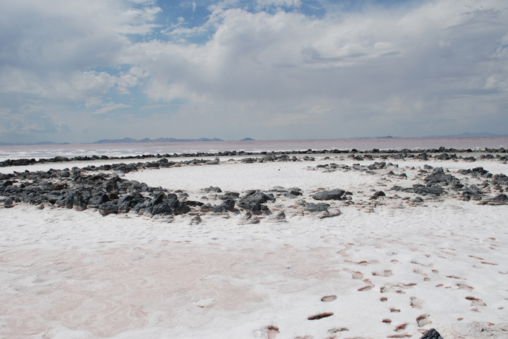 R. SMITHSON, SALT LAKE: �AND TURN AGAIN�