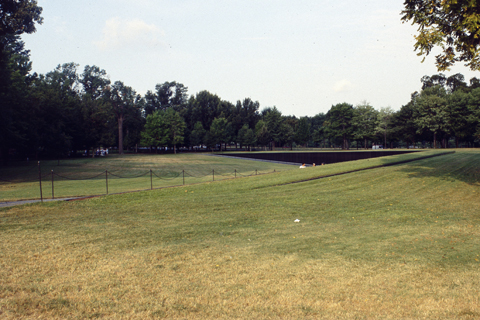 MAYA LIN, WASHINGTON DC: OPENING UP TH EARTH