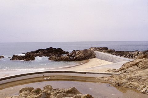 . SIZA, LEA DA PALMEIRA: ARCHITECTURE LIKES TO LIVE THE OCEAN