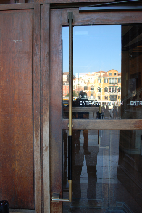 C. SCARPA, VENEZIA: �PORTA DI INGRESSO�