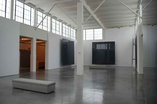 	R. IRWING, BACON NY: GERAHRD RICHTER GALLERY (Six Grey Mirror, 2003)