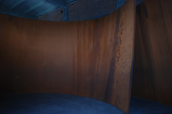 R. IRWING, BACON NY: �INSIDE RICHARD SERRA�