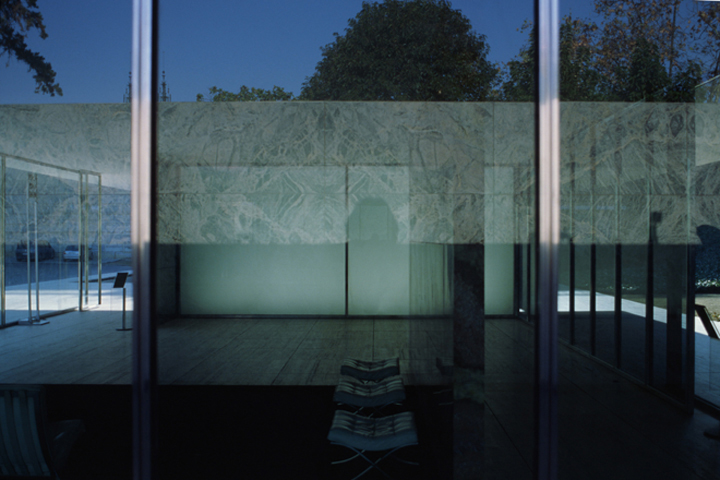L. MIES VAN DER ROHE, BARCELONA: �REFLECTIONS PLAYING WITH SHADOWS�