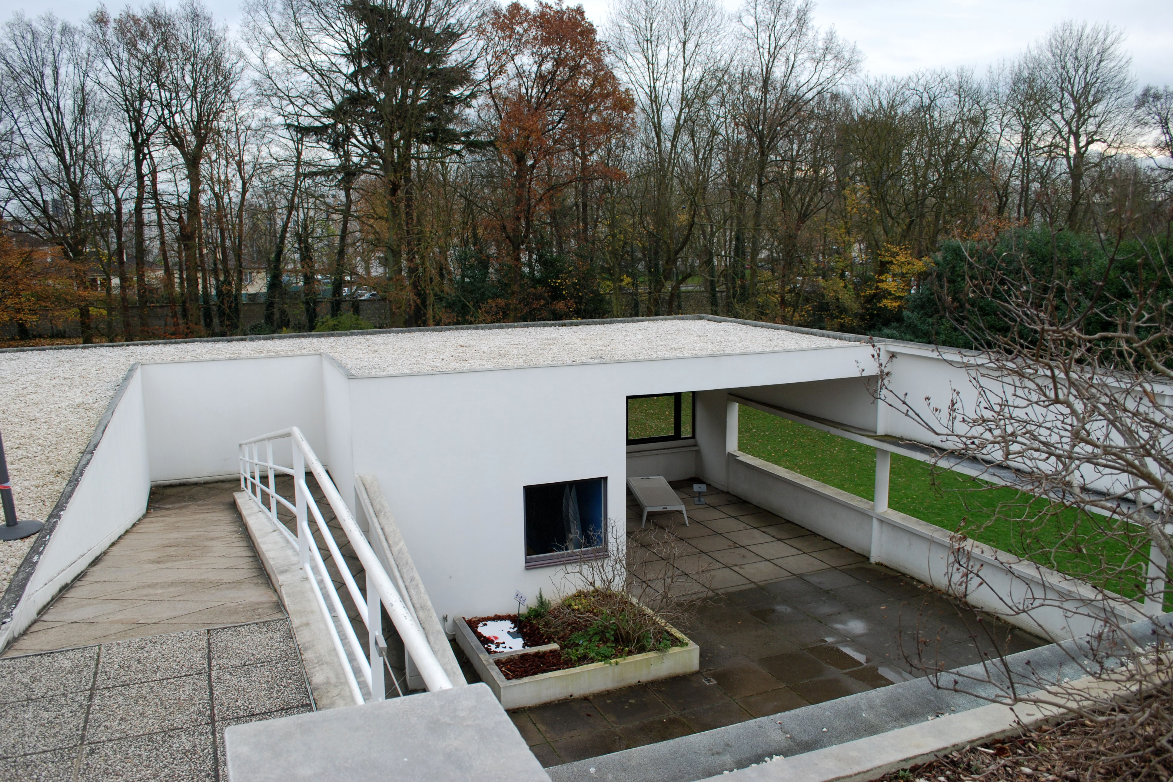 LE CORBUSIER, POISSY: TOIT, RAMPE ET JARDIN SOSPENDU