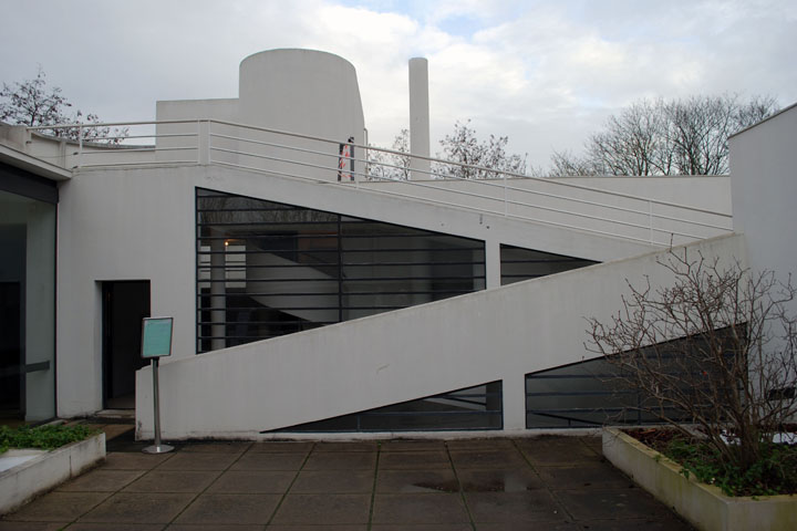 LE CORBUSIER, POISSY: LHORIZONTAL DU JARDIN, LA VERTICAL DES RAMPES, DE LESCALIER, DE LA STLE DU CHEMINE DE LA MASON