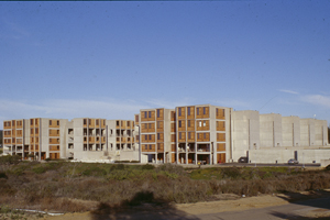 L. I. KAHN, LA JOLLA: LONG DISTANCE VIEW