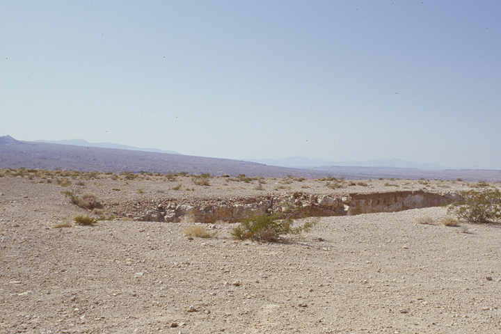 M. HEIZER, OVERTON: CLOSE TO THE SLOT