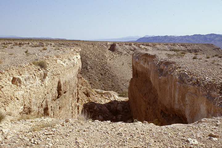 M. HEIZER, OVERTON: GETTING DEPTH