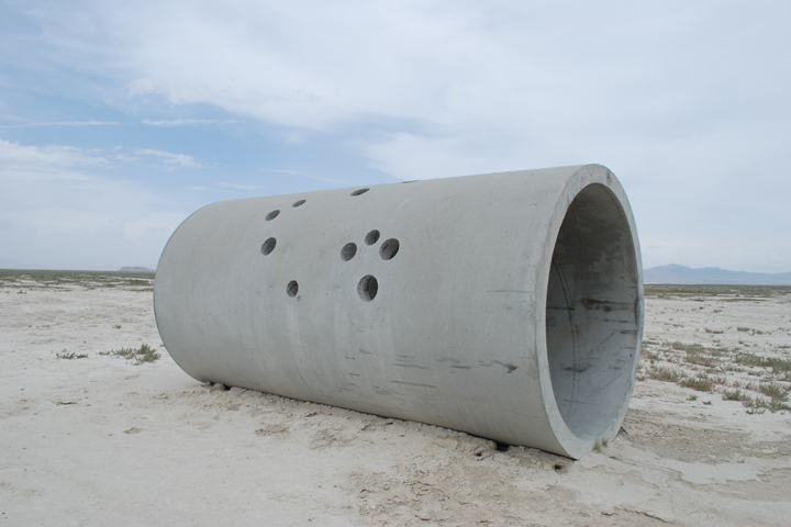 N. HOLT, LUCIN: �CONCRETE MAN MADE SET FREE TO THE LAND�