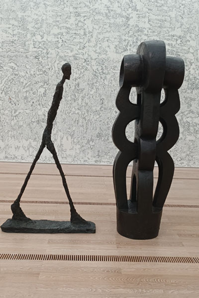 A. GIACOMETTI, LHOMME QUI MARSH 1965, FIGURE DI J. LIPCHITZ, 1930
